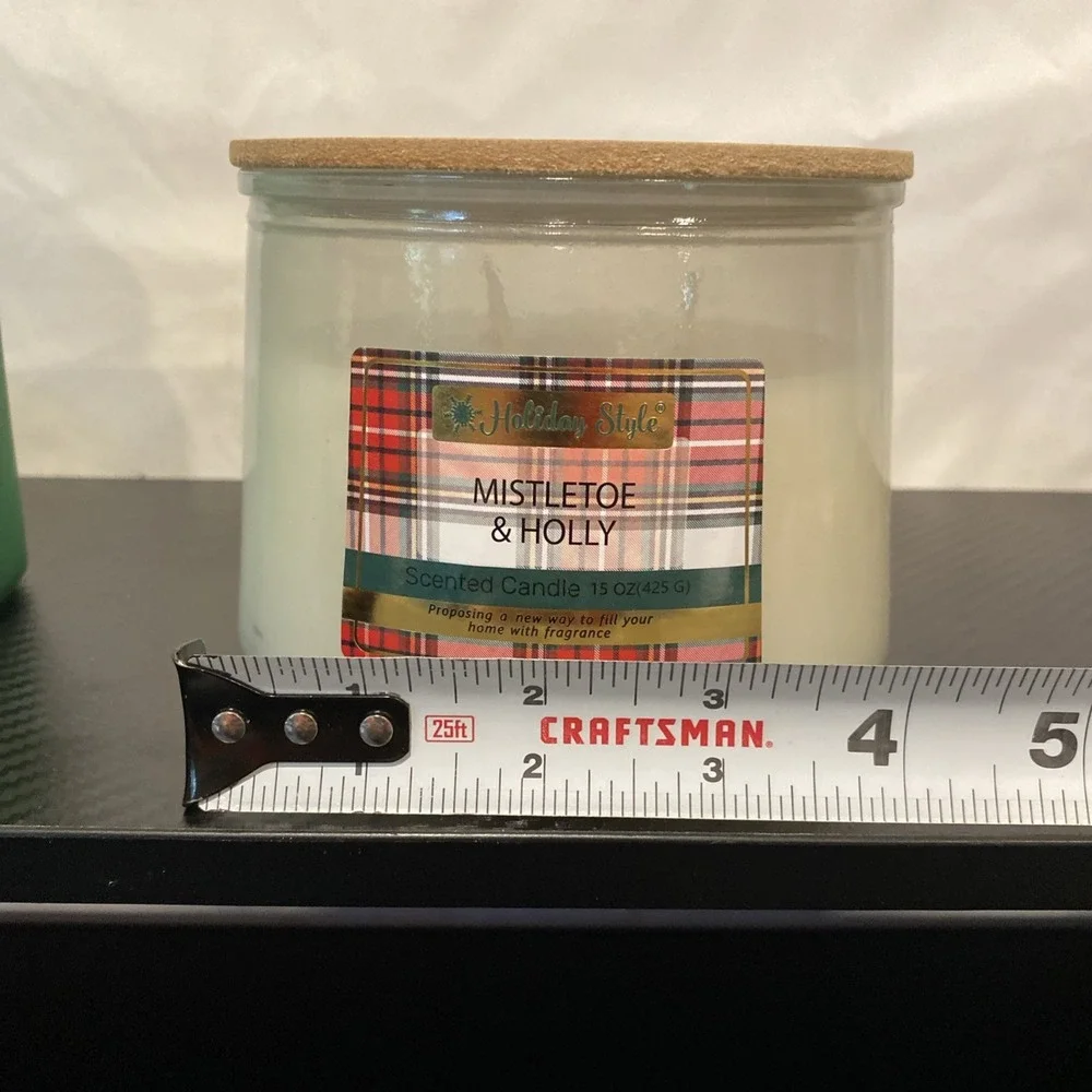 Holiday Style Mistletoe & Holly Scented Candle 15oz‎ 3 Wick